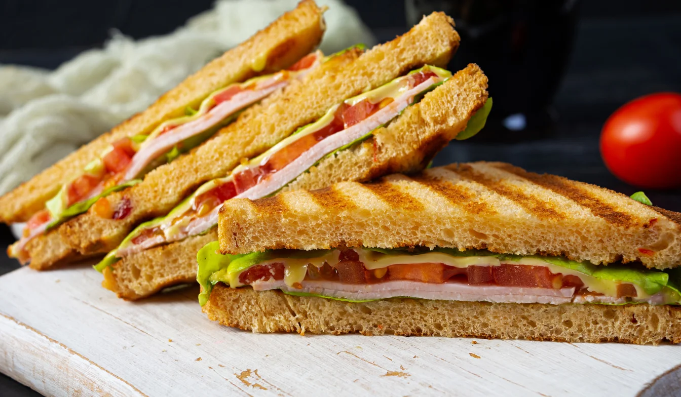 Green Eggs and Ham sandwich: A Hearty Twist on a Classic - cookwarefinds